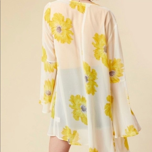 Altar'd State Sunflower Kimono Size M - Picture 2 of 7
